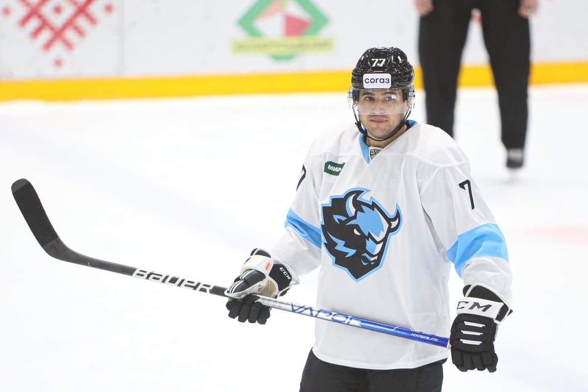 Лидер бомбардирской гонки КХЛ Энас продлил контракт с «Динамо» Минск