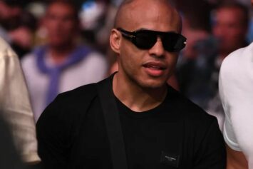 Менеджер Махачева раскрыл желаемый сценарий для чемпиона