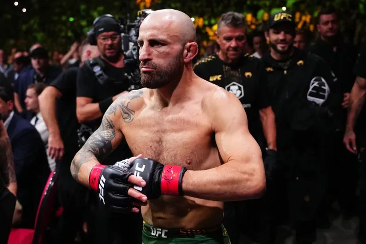 Александр Волкановски