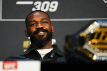 Джонс отказался ставить себя выше бывшего чемпиона UFC