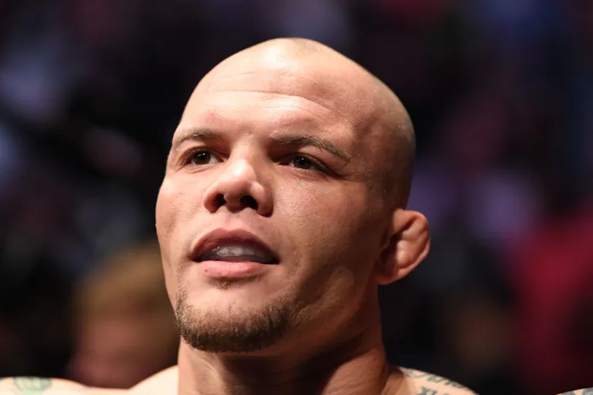 Энтони Смит