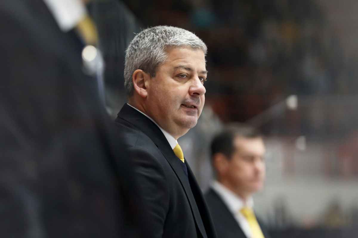 Леонид Тамбиев прокомментировал победу СКА над «Адмиралом» в чемпионате КХЛ