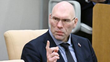 Валуев прокомментировал ситуацию вокруг ЧМ-2026 на фоне ударов по Ирану