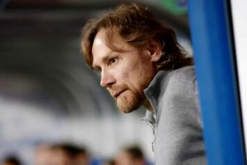 Мостовой назвал нормальной реакцией свист в адрес Карпина на матче «Динамо»