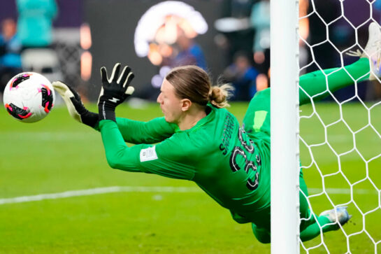 Чьи пенальти этой весной будет отбивать Сафонов? Полное досье на плей-офф футбольных еврокубков