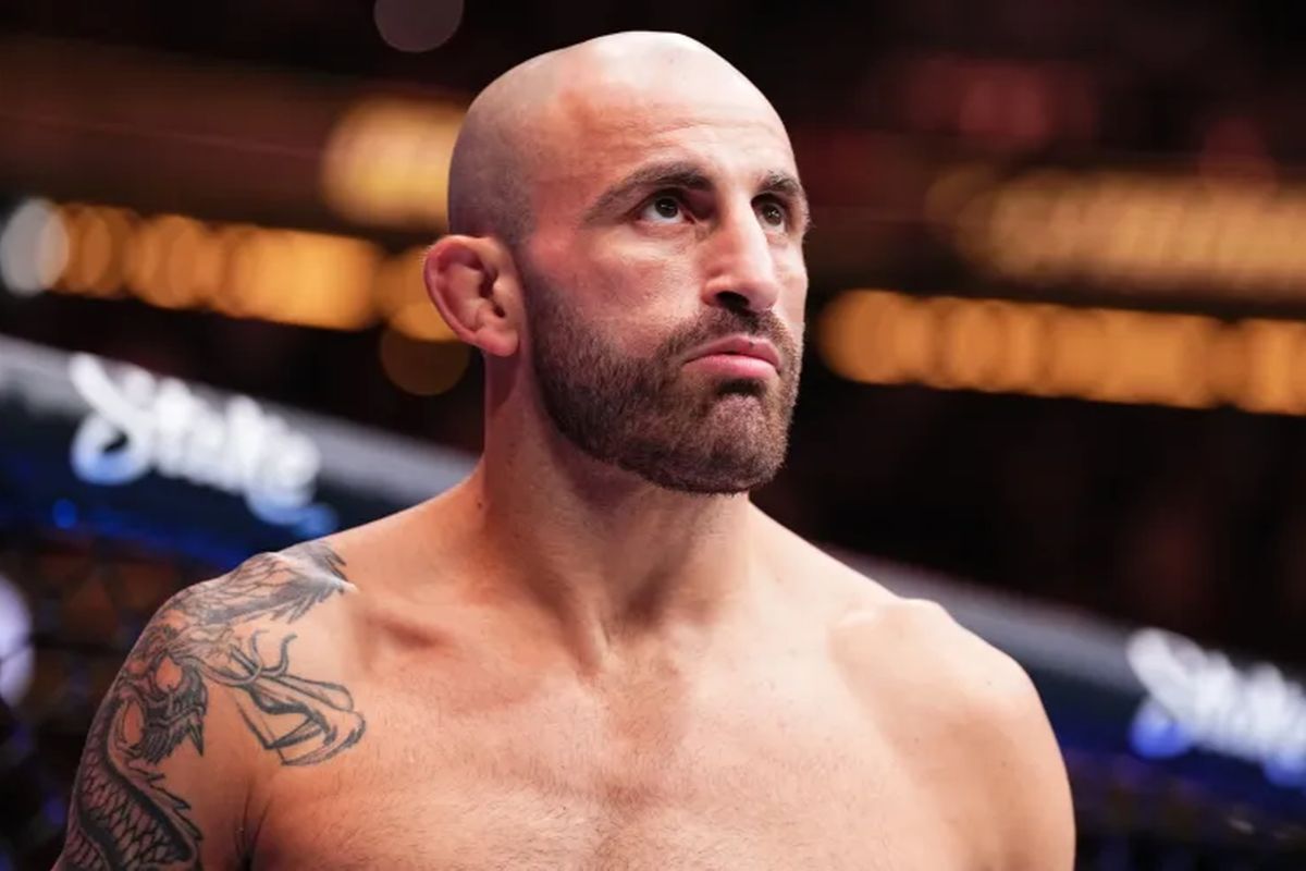 Александр Волкановски