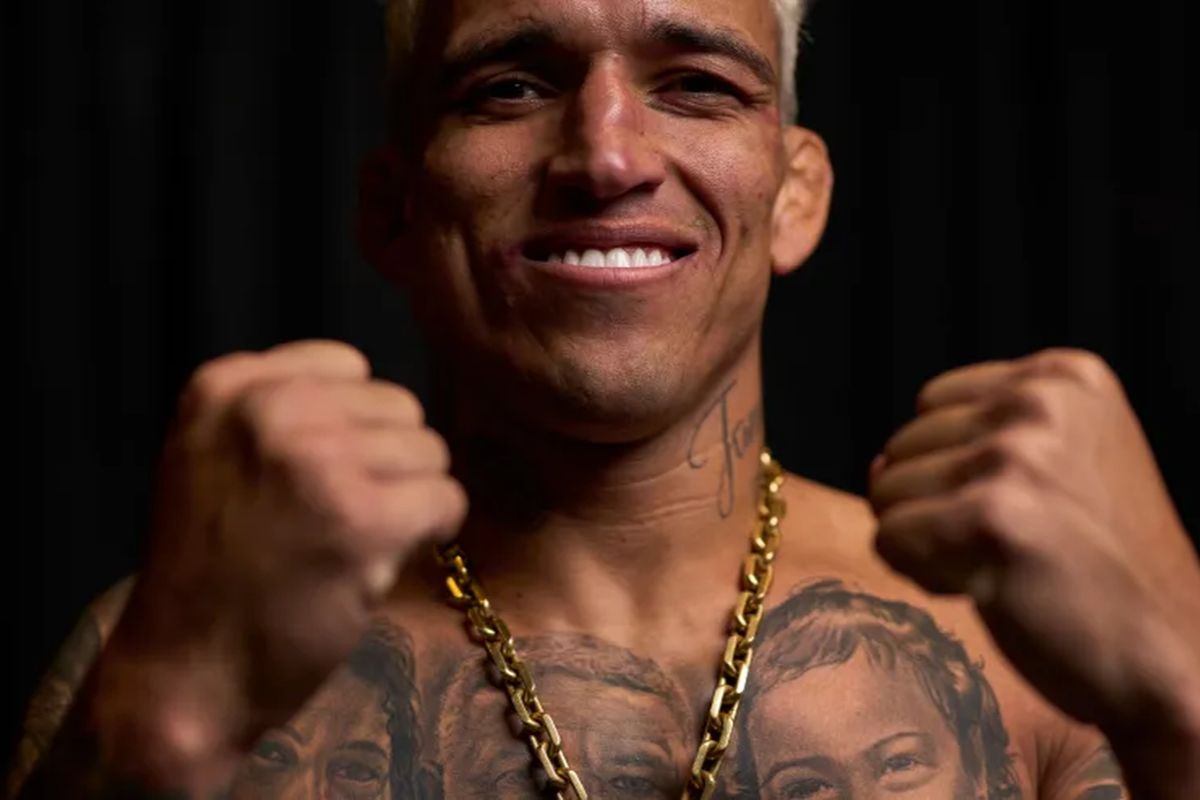 Чарльз Оливейра