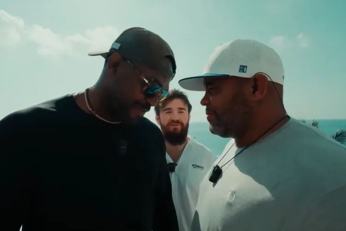 Джонс и Кормье