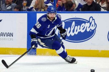 Кучеров укрепился на втором месте в гонке российских снайперов НХЛ, приблизившись к Капризову