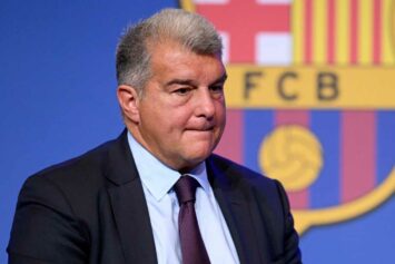 Лапорта подтвердил планы поставить памятник Месси и раскритиковал Хави