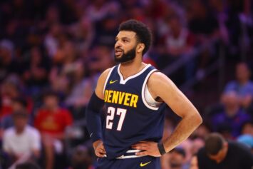 «Денвер» разгромил «Хьюстон» благодаря трипл-даблу Йокича и 30 очкам Мюррея