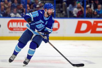 Кучеров стал четвертым россиянином в истории НХЛ с 1100 очками в регулярках