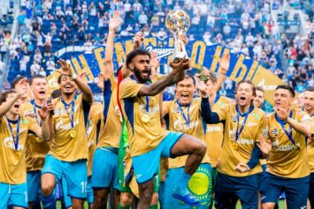 Сколько зарабатывают футболисты в России в месяц