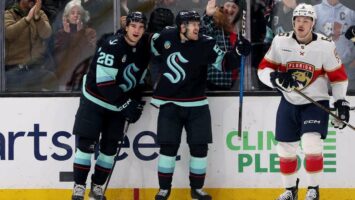 «Сиэтл» уверенно переиграл «Флориду» и вошел в кубковую восьмерку НХЛ