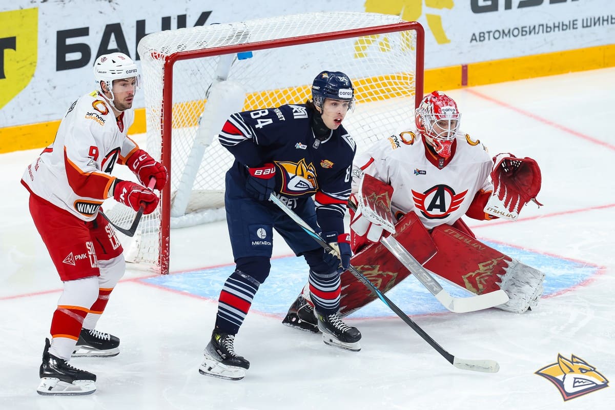 Букмекеры назвали фаворита в матче КХЛ «Металлург» — «Автомобилист»