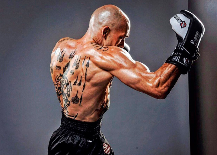 Удар рукой апперкот