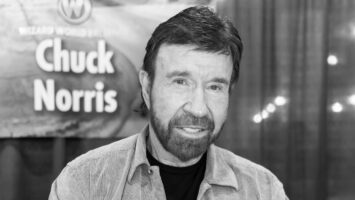 Умер легендарный актер Чак Норрис, звезда боевиков ушел из жизни в возрасте 86 лет