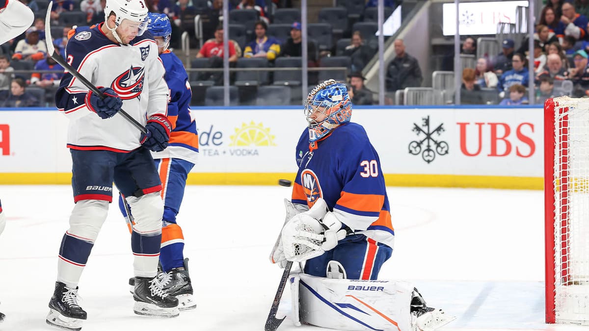 Сорокин отразил 26 бросков и помог «Айлендерс» минимально обыграть «Коламбус»