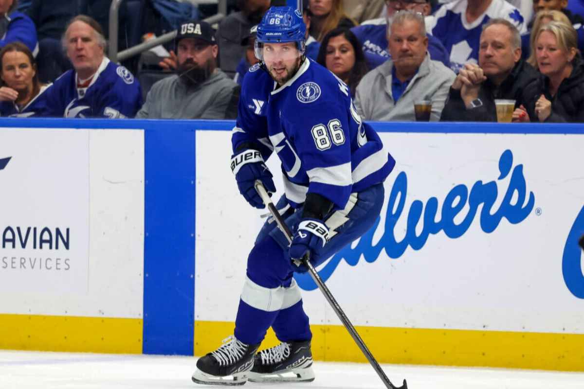 Кучеров вышел на второе место в истории НХЛ по сезонам подряд с 80 передачами