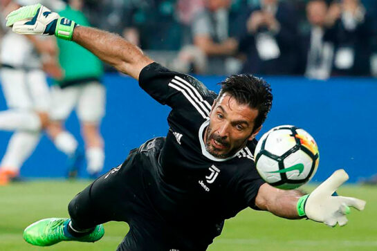 Вратарь в футболе: роль, навыки