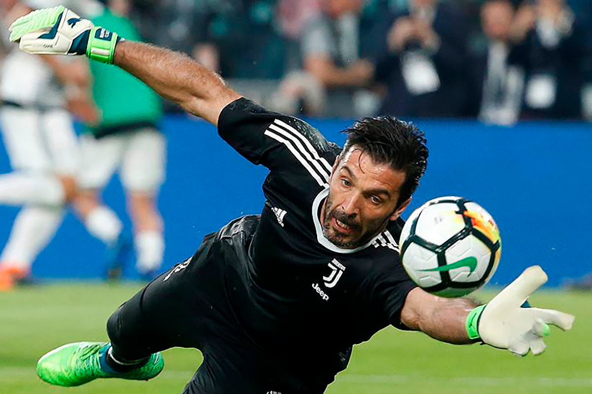 Вратарь в футболе: роль, навыки