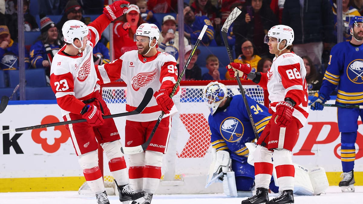 «Детройт» обыграл «Баффало» со счетом 5:2 и сократил отставание от зоны плей-офф до одного очка