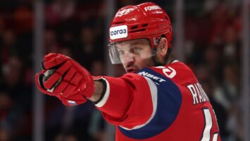 Радулов поднялся на третью строчку в списке снайперов КХЛ, опередив Зарипова