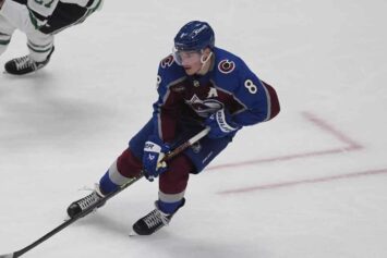 Макар вошел в топ-4 защитников в истории НХЛ по скорости набора 500 очков