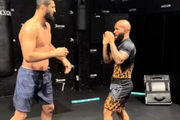 Рекордсмен UFC провел тренировку с Чимаевым