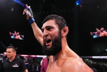Наставник Чимаева дал прогноз на мейн-ивент UFC 328
