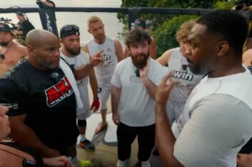 Кормье и Джонс