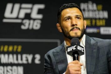 Пико рассказал, чему научился у Чимаева перед UFC 327