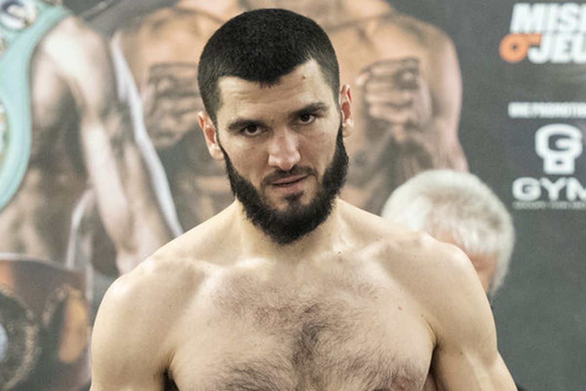 Артур Бетербиев