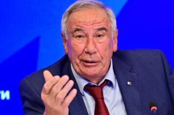 Тарпищев заявил, что Россия будет добиваться возвращения в командные турниры
