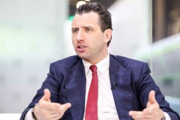 Отец Илона Маска назвал Романа Ротенберга лучшим тренером мира