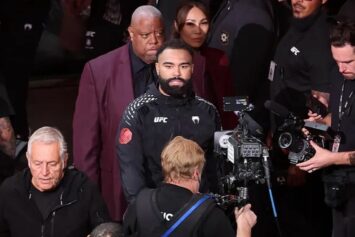 Непобежденный тяжеловес UFC снова выступит в RAF