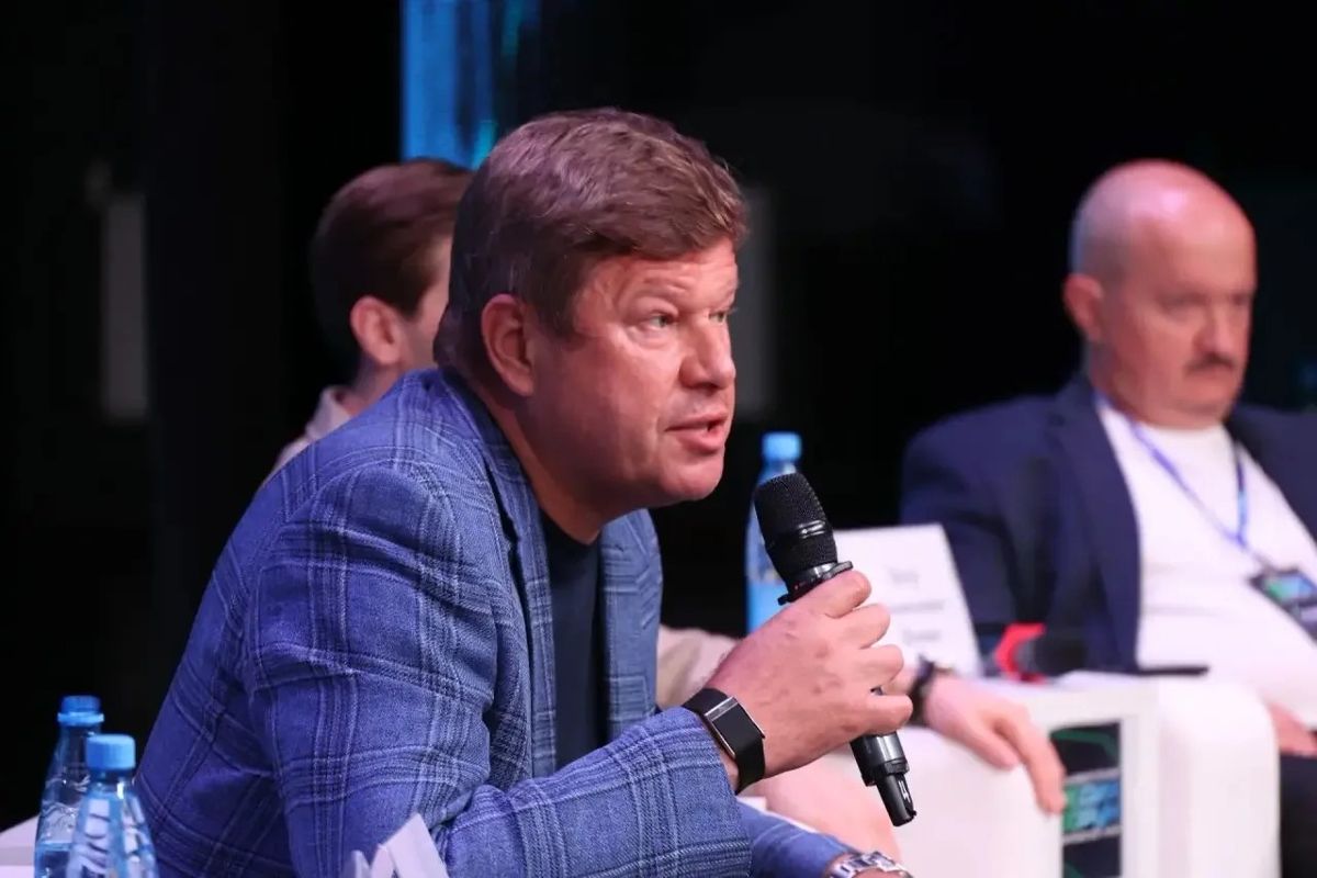 Дмитрий Губерниев