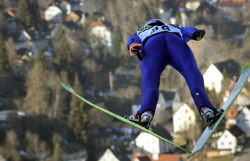 Что произошло в прыжках с трамплина, и почему там столько дисквалифицированных