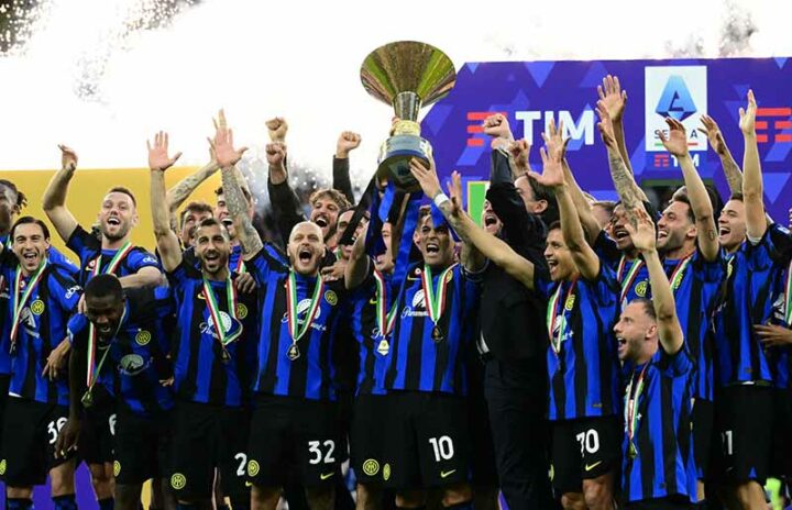 Фото с кубком