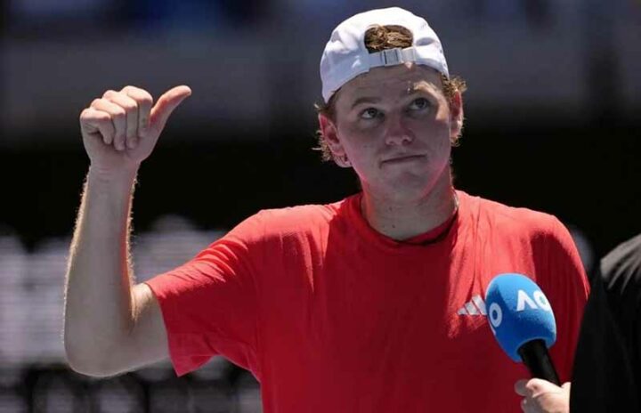 Алекс Микелсен